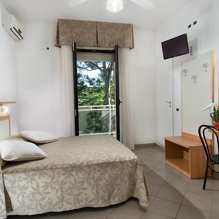 Hotel Trieste Cervia Exterior photo