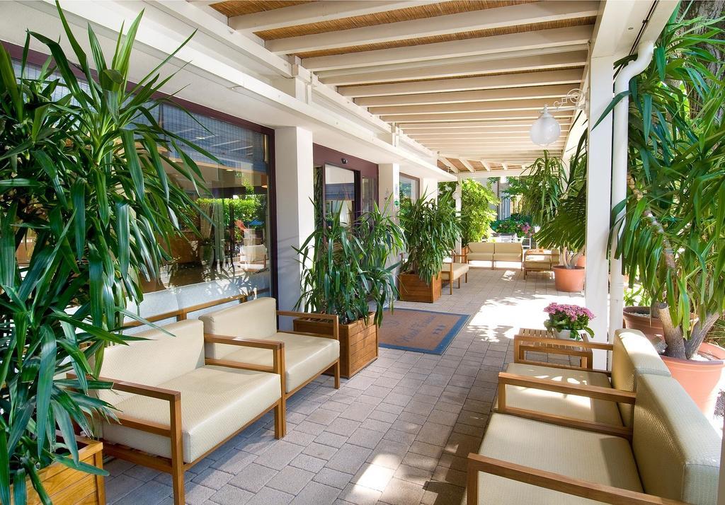 Hotel Trieste Cervia Exterior photo