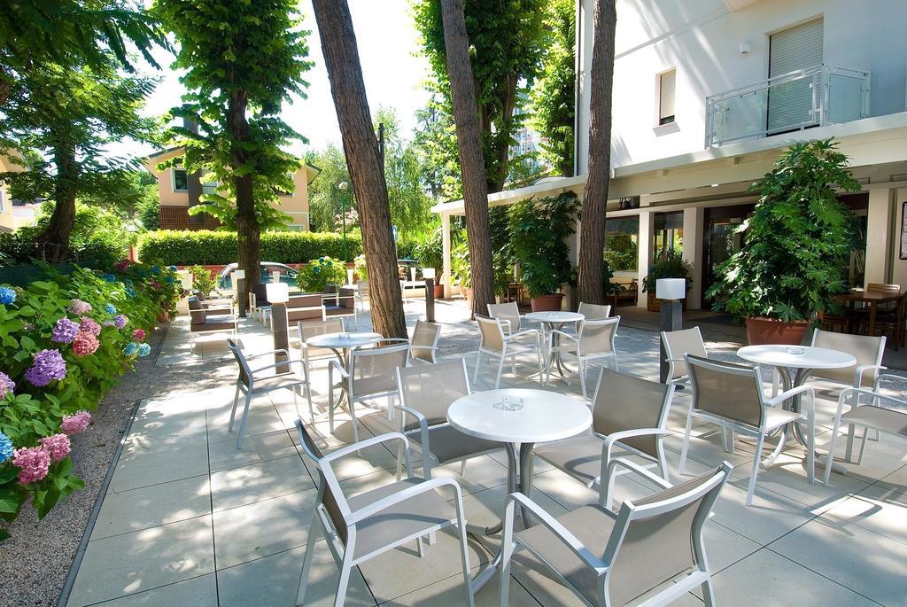Hotel Trieste Cervia Exterior photo