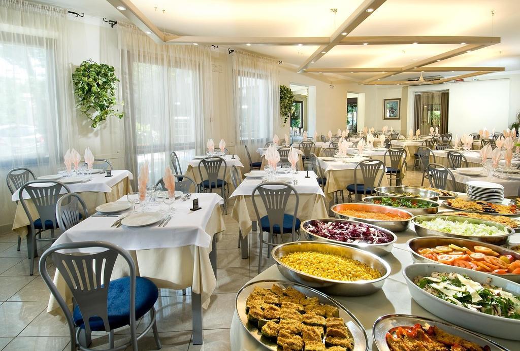 Hotel Trieste Cervia Exterior photo