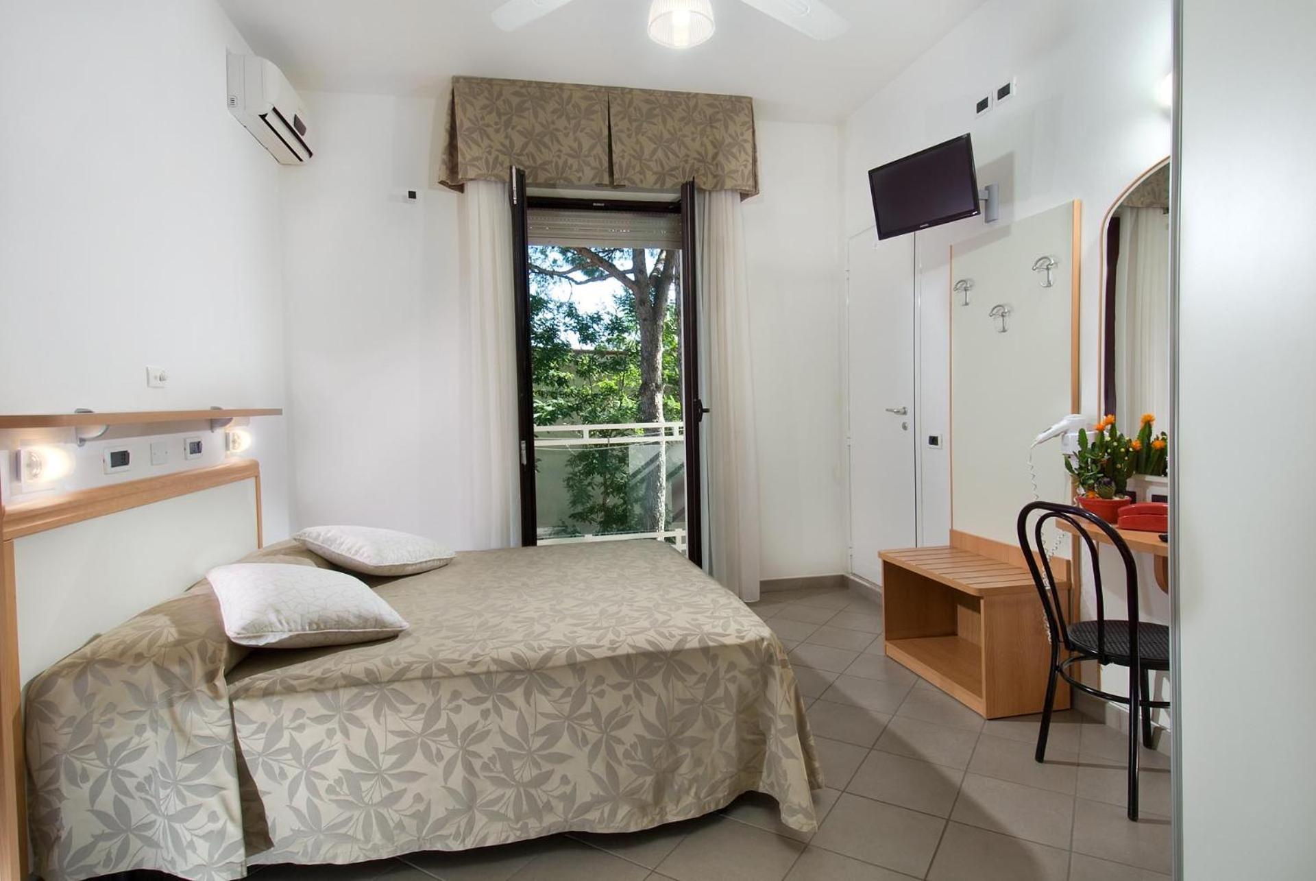 Hotel Trieste Cervia Exterior photo